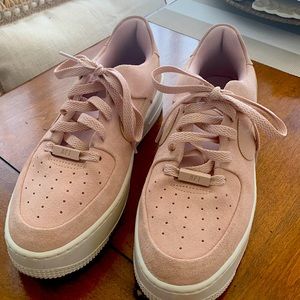 Excellent user condition pink Nike AF1 low tops.
